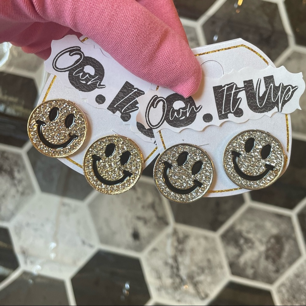 GOLD/ Silver 🙂Happy🙂 Face🙂 Earrings 🙂 - Picture 4 of 4